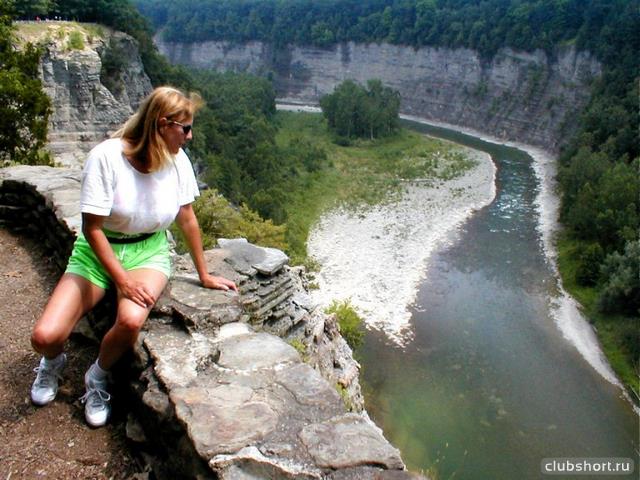 47136_sueoverlookinggenesee.jpg